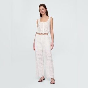 NEW! GAP Mid Rise Eyelet Easy Wide-Leg Pants - Size Medium 🩷